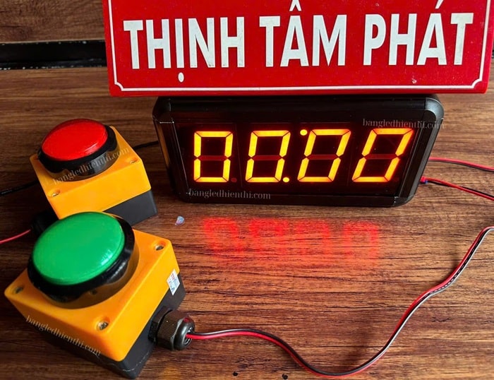 đồng hồ nhấn nút chơi game