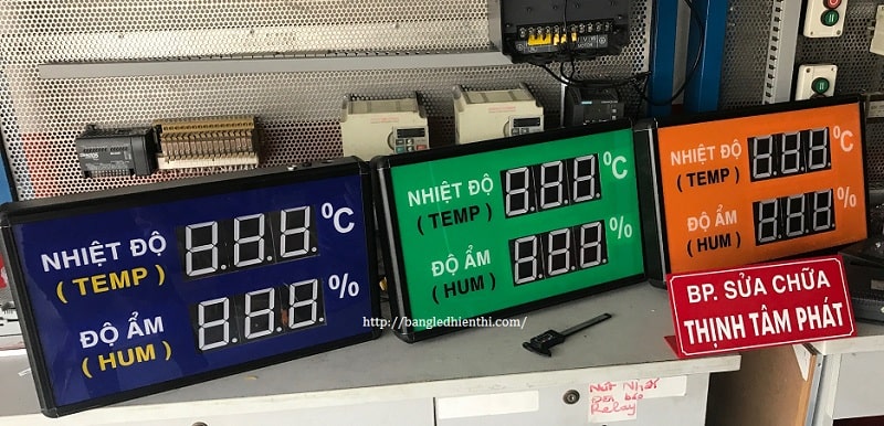 bảng điện tử nhiệt độ độ ẩm