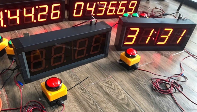 đồng hồ hiển thị mili giây