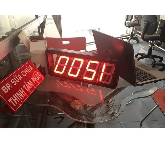 giám sát nhiệt độ và tốc độ bằng bảng led