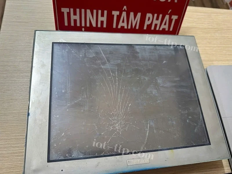 thay kính cảm ứng HMI Proface GP-4601T 